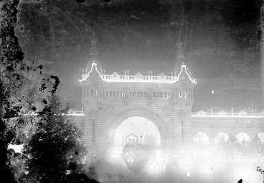 <em>"Paris Exposition: Palace of Civil Engineering and Transportation, Paris, France, 1900"</em>, 1900. Glass negative 5x7in, 5 x 7 in. Brooklyn Museum, Goodyear. (Photo: Brooklyn Museum, S03i1388n01a.jpg