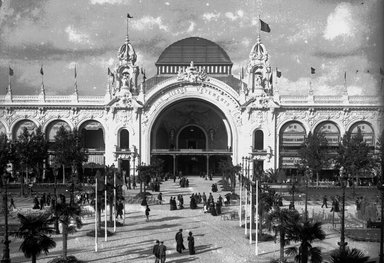 <em>"Paris Exposition: Palace of Costume, Paris, France, 1900"</em>, 1900. Glass negative 5x7in, 5 x 7 in. Brooklyn Museum, Goodyear. (Photo: Brooklyn Museum, S03i1391n01a.jpg