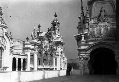 <em>"Paris Exposition: Palace of Decorative Arts, Paris, France, 1900"</em>, 1900. Glass negative 5x7in, 5 x 7 in. Brooklyn Museum, Goodyear. (Photo: Brooklyn Museum, S03i1430n01a.jpg