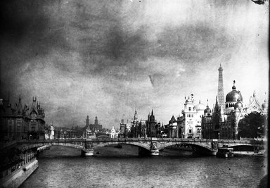 <em>"Paris Exposition: Seine River and Quai des Nations, Paris, France, 1900"</em>, 1900. Glass negative 5x7in, 5 x 7 in. Brooklyn Museum, Goodyear. (Photo: Brooklyn Museum, S03i1464n01a.jpg