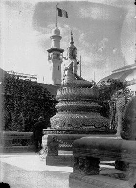 <em>"Paris Exposition: exterior view, Paris, France, 1900"</em>, 1900. Glass negative 5x7in, 5 x 7 in. Brooklyn Museum, Goodyear. (Photo: Brooklyn Museum, S03i1493n01a.jpg