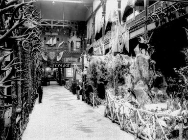 <em>"Paris Exposition: interior view, Paris, France, 1900"</em>, 1900. Glass negative 3.25x4.25in, 3.25 x 4.25 in. Brooklyn Museum, Goodyear. (Photo: Brooklyn Museum, S03i1564n01a.jpg