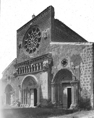 <em>"S. Maria, Toscanella, Italy, 1895"</em>, 1895. Lantern slide 3.25x4in, 3.25 x 4 in. Brooklyn Museum, Goodyear. (Photo: Brooklyn Museum, S03i1593l01.jpg