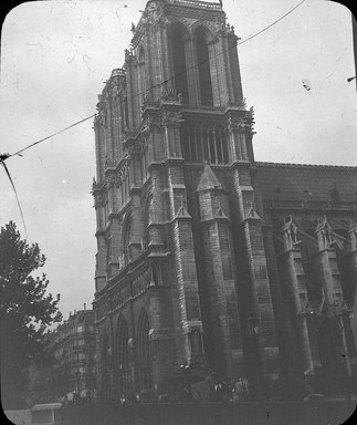 <em>"Italy [France, Paris, Notre Dame], 1895"</em>, 1895. Lantern slide 3.25x4in, 3.25 x 4 in. Brooklyn Museum, Goodyear. (Photo: Brooklyn Museum, S03i1621l01.jpg