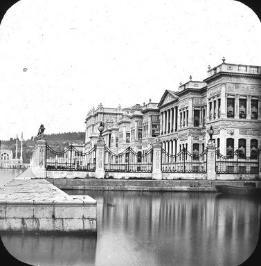 <em>"Imperial Palace of Dolmabaghcheh, Istanbul, Turkey, 1903"</em>, 1903. Lantern slide 3.25x4in, 3.25 x 4 in. Brooklyn Museum, Goodyear. (Photo: Brooklyn Museum, S03i1688l01.jpg