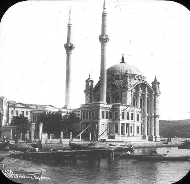 <em>"Valideh Mosque, Istanbul, Turkey, 1903"</em>, 1903. Lantern slide 3.25x4in, 3.25 x 4 in. Brooklyn Museum, Goodyear. (Photo: Brooklyn Museum, S03i1717l01.jpg