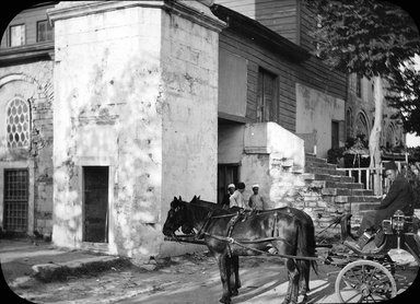 <em>"Street scene, Istanbul, Turkey, 1903"</em>, 1903. Lantern slide 3.25x4in, 3.25 x 4 in. Brooklyn Museum, Goodyear. (Photo: Brooklyn Museum, S03i1758l01.jpg