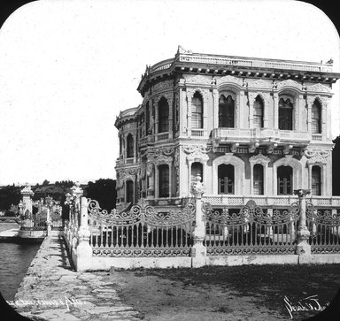 <em>"Sweet Waters of Asia, Istanbul, Turkey, 1903"</em>, 1903. Lantern slide 3.25x4in, 3.25 x 4 in. Brooklyn Museum, Goodyear. (Photo: Brooklyn Museum, S03i1763l01.jpg