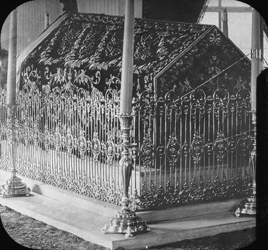 <em>"Turbeh of Mahmud II, Istanbul, Turkey, 1903"</em>, 1903. Lantern slide 3.25x4in, 3.25 x 4 in. Brooklyn Museum, Goodyear. (Photo: Brooklyn Museum, S03i1771l01.jpg