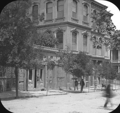 <em>"Street scene, Istanbul, Turkey, 1903"</em>, 1903. Lantern slide 3.25x4in, 3.25 x 4 in. Brooklyn Museum, Goodyear. (Photo: Brooklyn Museum, S03i1776l01.jpg