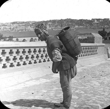 <em>"Street scene, Istanbul, Turkey, 1903"</em>, 1903. Lantern slide 3.25x4in, 3.25 x 4 in. Brooklyn Museum, Goodyear. (Photo: Brooklyn Museum, S03i1781l01.jpg