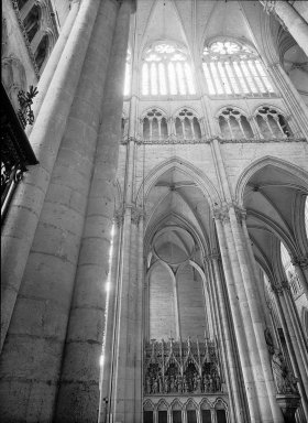 <em>"Cathedral, Amiens, France, 1907"</em>, 1907. Lantern slide 3.25x4in, 3.25 x 4 in. Brooklyn Museum, Goodyear. (Photo: Brooklyn Museum, S03i1813l01.jpg