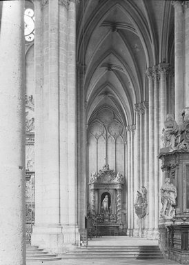 <em>"Cathedral, Amiens, France, 1907"</em>, 1907. Lantern slide 3.25x4in, 3.25 x 4 in. Brooklyn Museum, Goodyear. (Photo: Brooklyn Museum, S03i1819l01.jpg