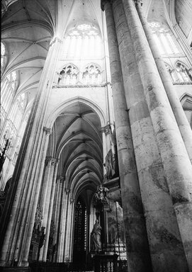 <em>"Cathedral, Amiens, France, 1907"</em>, 1907. Lantern slide 3.25x4in, 3.25 x 4 in. Brooklyn Museum, Goodyear. (Photo: Brooklyn Museum, S03i1825l01.jpg