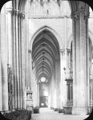 <em>"Cathedral, Amiens, France, n.d."</em>. Lantern slide 3.25x4in, 3.25 x 4 in. Brooklyn Museum, Goodyear. (Photo: Brooklyn Museum, S03i1858l01.jpg