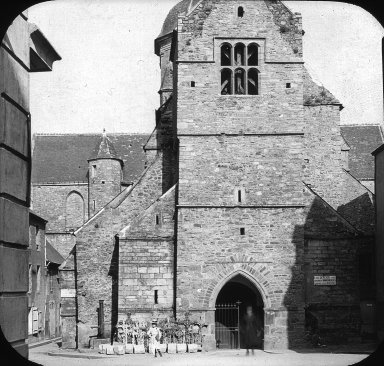 <em>"Church exterior, Unknown city, France, n.d."</em>. Lantern slide 3.25x4in, 3.25 x 4 in. Brooklyn Museum, Goodyear. (Photo: Brooklyn Museum, S03i1861l01.jpg