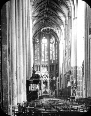<em>"Cathedral interior, France [?], n.d."</em>. Lantern slide 3.25x4in, 3.25 x 4 in. Brooklyn Museum, Goodyear. (Photo: Brooklyn Museum, S03i1883l01.jpg