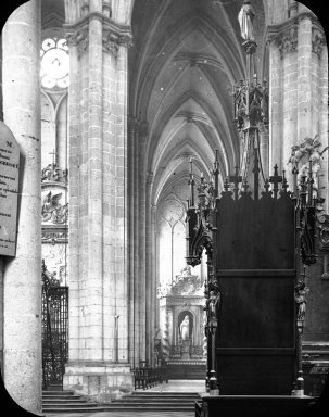 <em>"Church interior, England [?], n.d."</em>. Lantern slide 3.25x4in, 3.25 x 4 in. Brooklyn Museum, Goodyear. (Photo: Brooklyn Museum, S03i1903l01.jpg