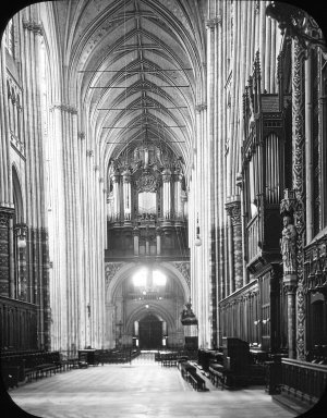 <em>"Church interior, France [?], n.d."</em>. Lantern slide 3.25x4in, 3.25 x 4 in. Brooklyn Museum, Goodyear. (Photo: Brooklyn Museum, S03i1905l01.jpg