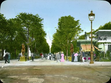 <em>"Paris Exposition: street scene, Paris, France, 1900"</em>, 1900. Lantern slide 3.25x4in, 3.25 x 4 in. Brooklyn Museum, Goodyear. (Photo: Brooklyn Museum, S03i2056l01.jpg