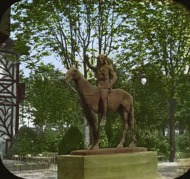 <em>"Paris Exposition: Grand Palais, sculpture display, Paris, France, 1900"</em>, 1900. Lantern slide 3.25x4in, 3.25 x 4 in. Brooklyn Museum, Goodyear. (Photo: Brooklyn Museum, S03i2061l01.jpg