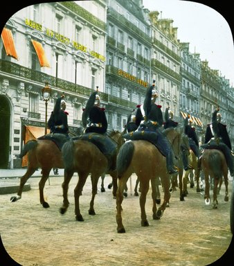 <em>"Paris Exposition: street scene, Paris, France, 1900"</em>, 1900. Lantern slide 3.25x4in, 3.25 x 4 in. Brooklyn Museum, Goodyear. (Photo: Brooklyn Museum, S03i2140l01.jpg