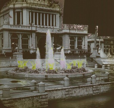 <em>"World's Columbian Exposition: Electric Fountain, Chicago, United States, 1893"</em>, 1893. Lantern slide 3.25x4in, 3.25 x 4 in. Brooklyn Museum, Goodyear. (Photo: Brooklyn Museum, S03i2174l01.jpg