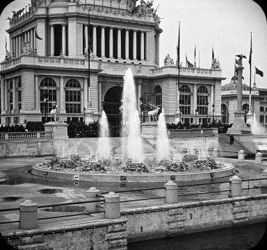 <em>"World's Columbian Exposition: Electric Fountain, Chicago, United States, 1893"</em>, 1893. Lantern slide 3.25x4in, 3.25 x 4 in. Brooklyn Museum, Goodyear. (Photo: Brooklyn Museum, S03i2176l01.jpg
