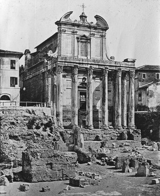 <em>"Forum Romanum, Rome, Italy"</em>. Lantern slide 3.25x4in, 3.25 x 4 in. Brooklyn Museum, Goodyear. (Photo: Brooklyn Museum, S03i2804l01.jpg