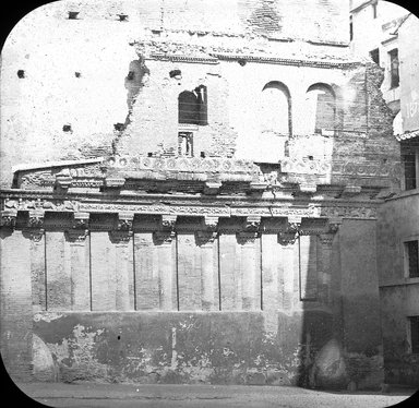 <em>"House of Rienzi, Rome, Italy"</em>. Lantern slide 3.25x4in, 3.25 x 4 in. Brooklyn Museum, Goodyear. (Photo: T.H. McAllister, S03i2897l01.jpg