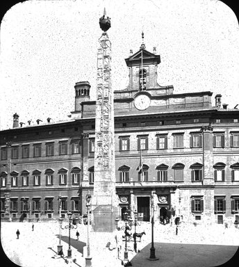 <em>"Piazza Monte Citorio, Rome, Italy"</em>. Lantern slide 3.25x4in, 3.25 x 4 in. Brooklyn Museum, Goodyear. (Photo: T.H. McAllister, S03i2908l01.jpg