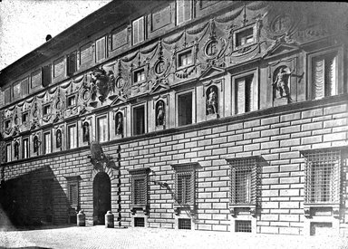 <em>"Palazzo Regola, Rome, Italy"</em>. Lantern slide 3.25x4in, 3.25 x 4 in. Brooklyn Museum, Goodyear. (Photo: J.B. Colt, S03i2929l01.jpg