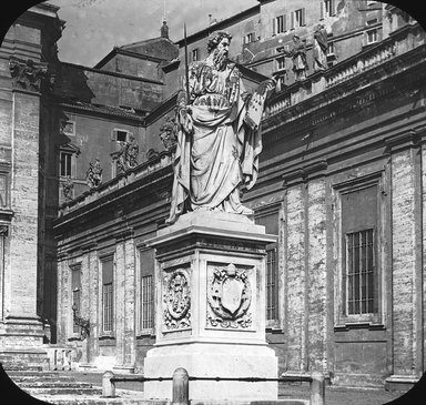 <em>"St. Peter's, Rome, Italy"</em>. Lantern slide 3.25x4in, 3.25 x 4 in. Brooklyn Museum, Goodyear. (Photo: T.H. McAllister, S03i2972l01.jpg