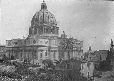 <em>"St. Peter's, Rome, Italy"</em>. Lantern slide 3.25x4in, 3.25 x 4 in. Brooklyn Museum, Goodyear. (Photo: Brooklyn Museum, S03i2973l01.jpg