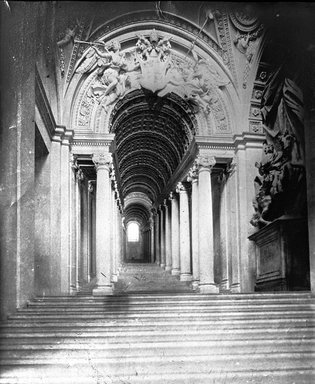 <em>"Vatican Museum, Rome, Italy"</em>. Lantern slide 3.25x4in, 3.25 x 4 in. Brooklyn Museum, Goodyear. (Photo: Brooklyn Museum, S03i3022l01.jpg