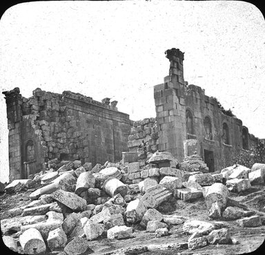 <em>"Gerash, Jordan"</em>. Lantern slide 3.25x4in, 3.25 x 4 in. Brooklyn Museum, Goodyear. (Photo: Brooklyn Museum, S03i3044l01.jpg