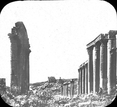 <em>"Gerash, Jordan"</em>. Lantern slide 3.25x4in, 3.25 x 4 in. Brooklyn Museum, Goodyear. (Photo: Brooklyn Museum, S03i3060l01.jpg