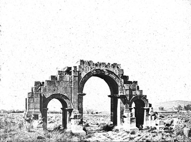 <em>"Constantium [?], Algeria"</em>. Lantern slide 3.25x4in, 3.25 x 4 in. Brooklyn Museum, Goodyear. (Photo: J.B. Colt, S03i3081l01.jpg