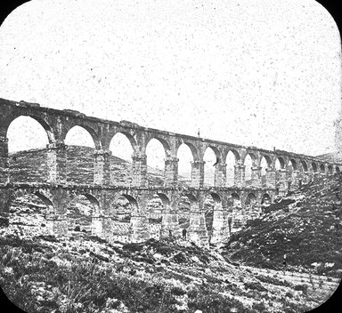 <em>"[Tarragona, Catalonia (Aquëducte de les Farreres, Pont del Diablo, Devil's Bridge)], Spain"</em>. Lantern slide 3.25x4in, 3.25 x 4 in. Brooklyn Museum, Goodyear. (Photo: J.B. Colt, S03i3082l01.jpg