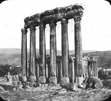 <em>"Great Temple, Baalbek, Syria [Lebanon]"</em>. Lantern slide 3.25x4in, 3.25 x 4 in. Brooklyn Museum, Goodyear. (Photo: Brooklyn Museum, S03i3102l01.jpg