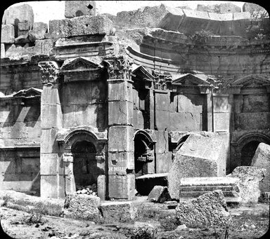 <em>"Great Temple, Baalbek, Syria [Lebanon]"</em>. Lantern slide 3.25x4in, 3.25 x 4 in. Brooklyn Museum, Goodyear. (Photo: Brooklyn Museum, S03i3108l01.jpg