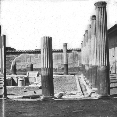 <em>"House, Pompeii, Italy"</em>. Lantern slide 3.25x4in, 3.25 x 4 in. Brooklyn Museum, Goodyear. (Photo: Brooklyn Museum, S03i3153l01.jpg