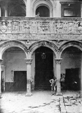 <em>"Palazzo Siro [revised: Palazzo Vulpano], Bitonto, Italy"</em>. Lantern slide 3.25x4in, 3.25 x 4 in. Brooklyn Museum, Goodyear. (Photo: Brooklyn Museum, S03i3201l01.jpg