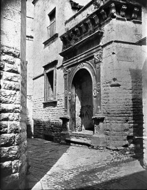 <em>"Palazzo, Andria, Italy"</em>. Lantern slide 3.25x4in, 3.25 x 4 in. Brooklyn Museum, Goodyear. (Photo: Brooklyn Museum, S03i3205l01.jpg