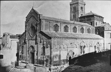 <em>"Cathedral, Matera, Molfetta, Italy"</em>. Lantern slide 3.25x4in, 3.25 x 4 in. Brooklyn Museum, Goodyear. (Photo: Brooklyn Museum, S03i3231l01.jpg