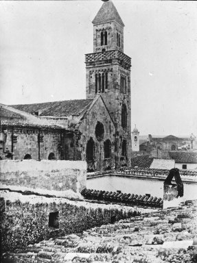 <em>"Cathedral, Acqua Viva delle Fonti, Italy"</em>. Lantern slide 3.25x4in, 3.25 x 4 in. Brooklyn Museum, Goodyear. (Photo: Brooklyn Museum, S03i3240l01.jpg