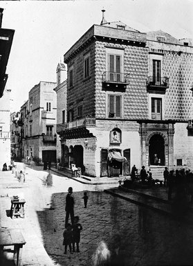 <em>"Palazzo [Palazzo De Mattis], Corato, Italy"</em>. Lantern slide 3.25x4in, 3.25 x 4 in. Brooklyn Museum, Goodyear. (Photo: Brooklyn Museum, S03i3305l01.jpg