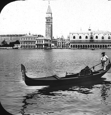 <em>"Palazzo Ducale, Venice, Italy"</em>. Lantern slide 3.25x4in, 3.25 x 4 in. Brooklyn Museum, Goodyear. (Photo: T.H. McAllister, S03i3318l01.jpg