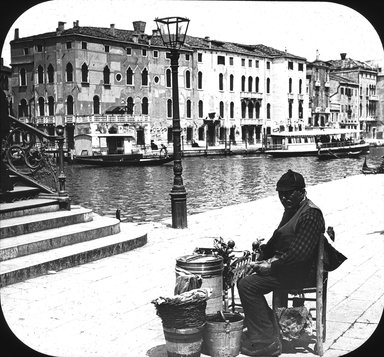 <em>"Venice, Italy"</em>. Lantern slide 3.25x4in, 3.25 x 4 in. Brooklyn Museum, Goodyear. (Photo: T.H. McAllister, S03i3322l01.jpg