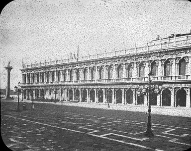 <em>"Piazza S. Marco, Venice, Italy"</em>. Lantern slide 3.25x4in, 3.25 x 4 in. Brooklyn Museum, Goodyear. (Photo: Brooklyn Museum, S03i3348l01.jpg